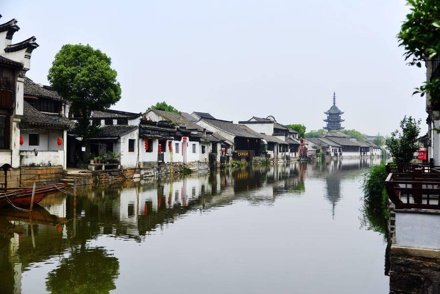 为什么电脑屏幕上会出现黑块游戏画面